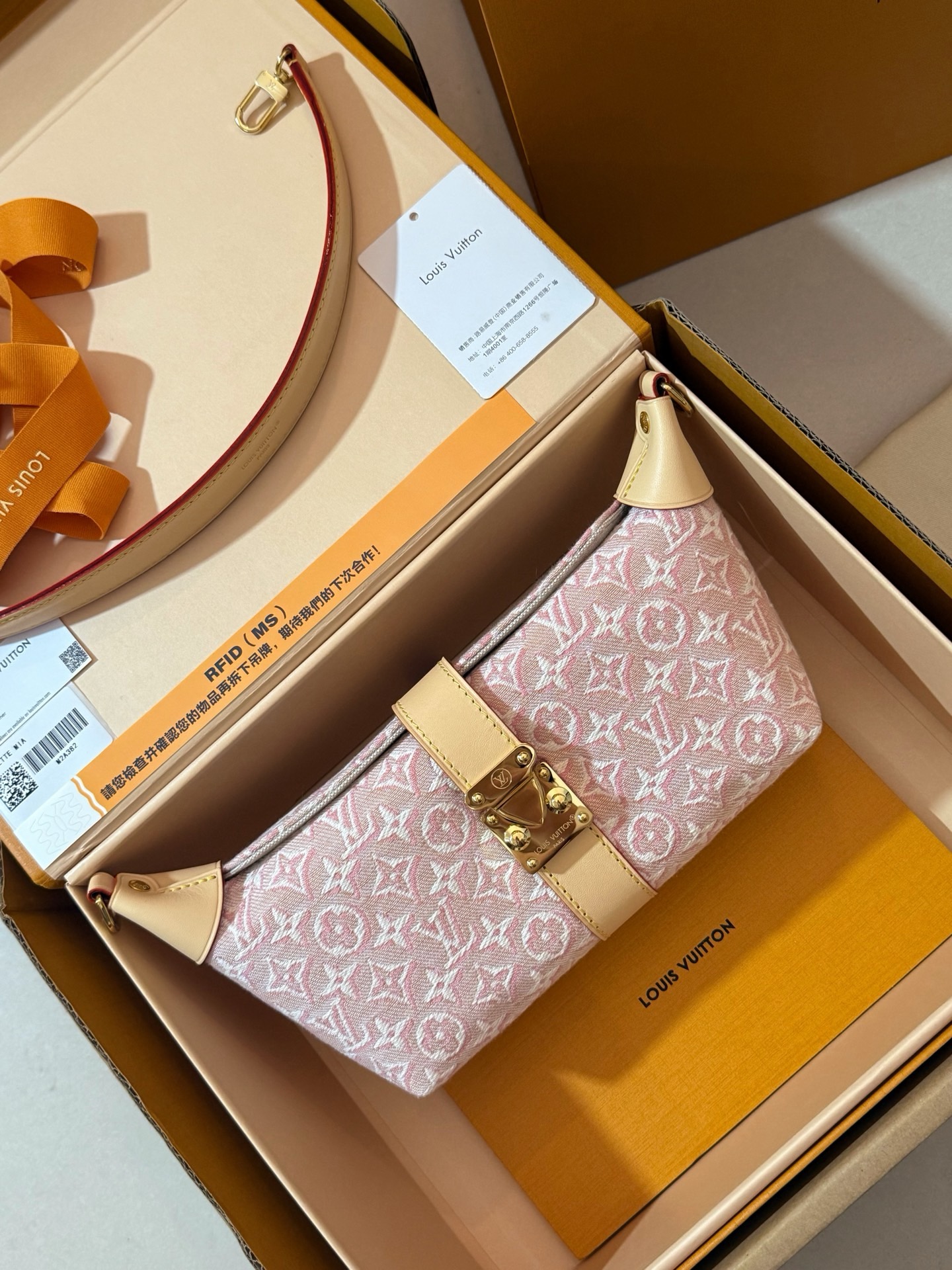 LV路易威登女士包POCHETTE MIA手袋 M2A382 当季新款手提包 Singapore
