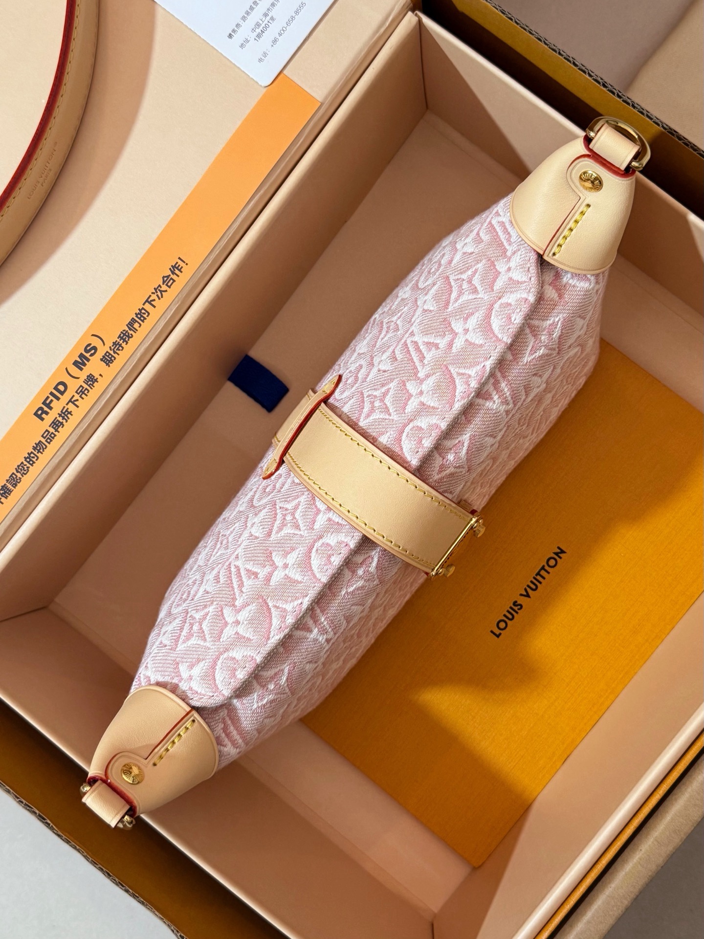 LV路易威登女士包POCHETTE MIA手袋 M2A382 当季新款手提包 Singapore