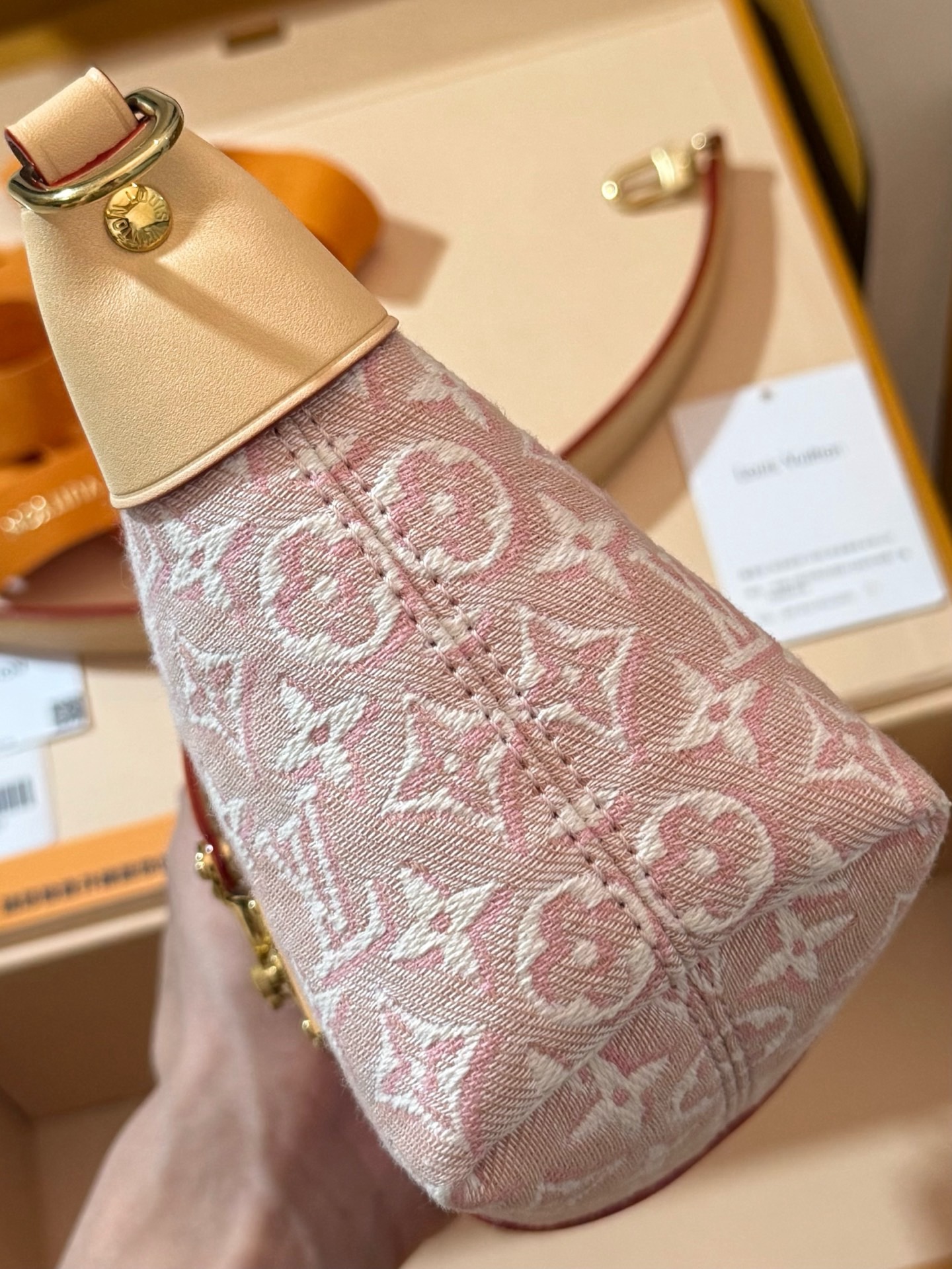 LV路易威登女士包POCHETTE MIA手袋 M2A382 当季新款手提包 Singapore