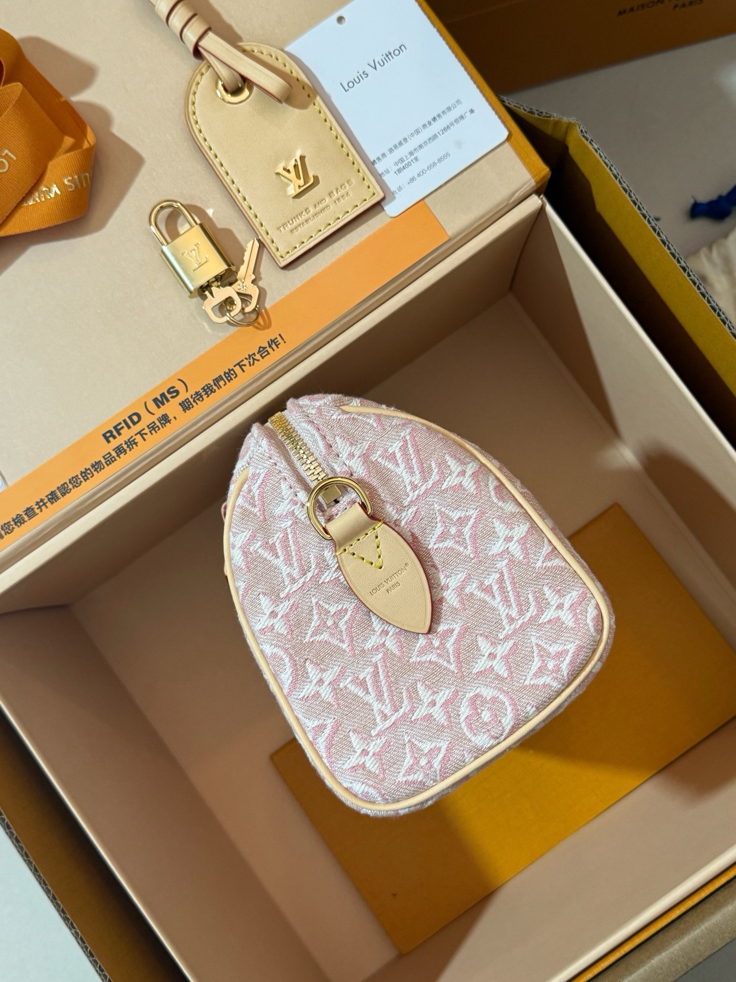 Louis Vuitton当季新款SPEEDY BANDOULIÈRE 20手提包 M2A039 Malaysia