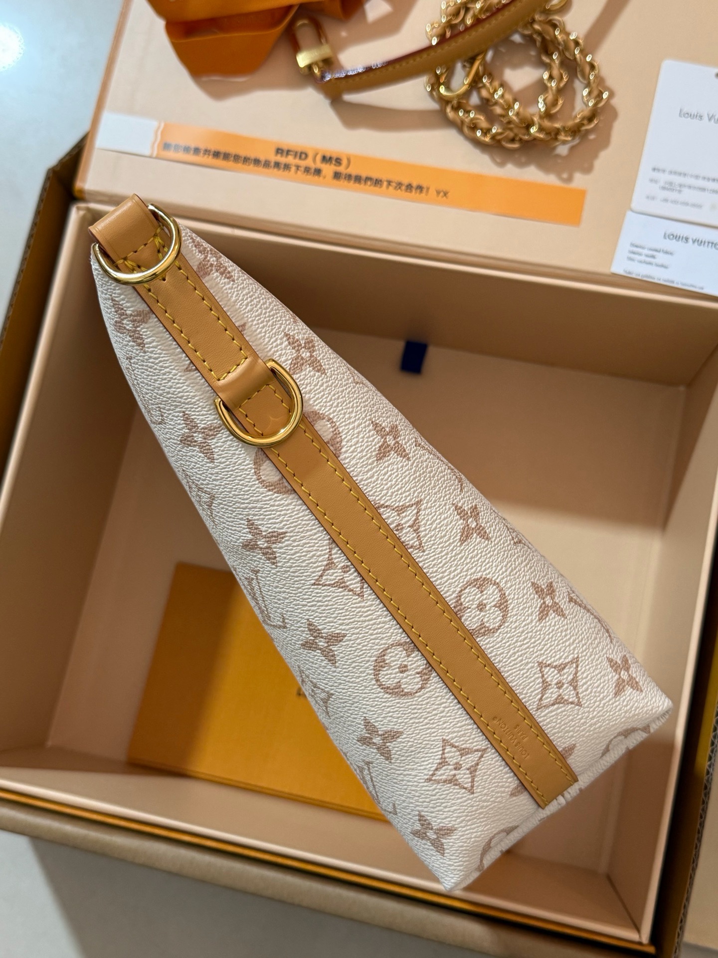 LV路易威登包包当季新款MULTIPASS腋下包M2A078 白色