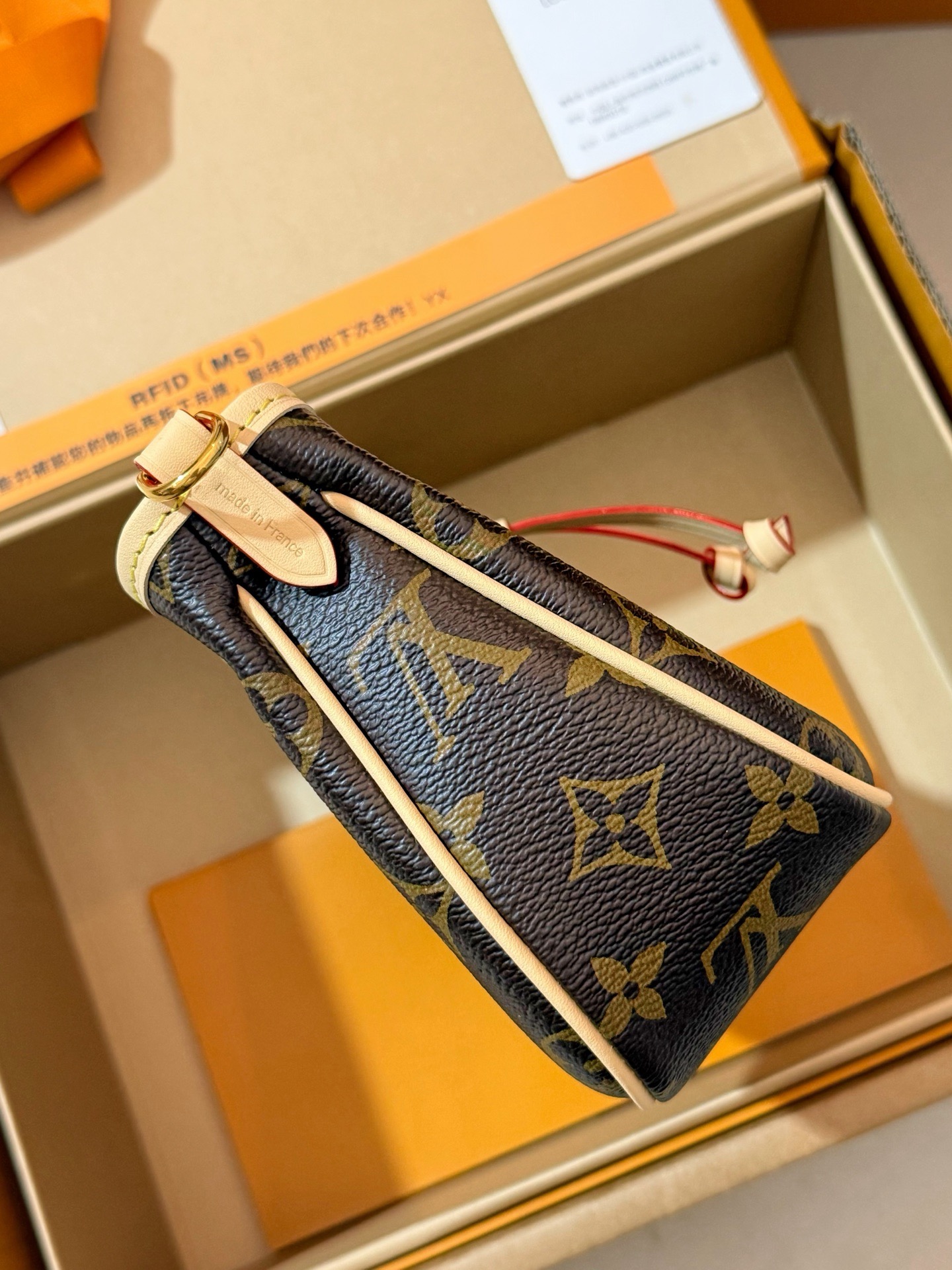LV路易威登女包专柜价格表NANO FRIVOLE老花肩背包 M29537-奢品网包包腕表之家 LV路易威登女包专柜价格表NANO FRIVOLE老花肩背包 M29537