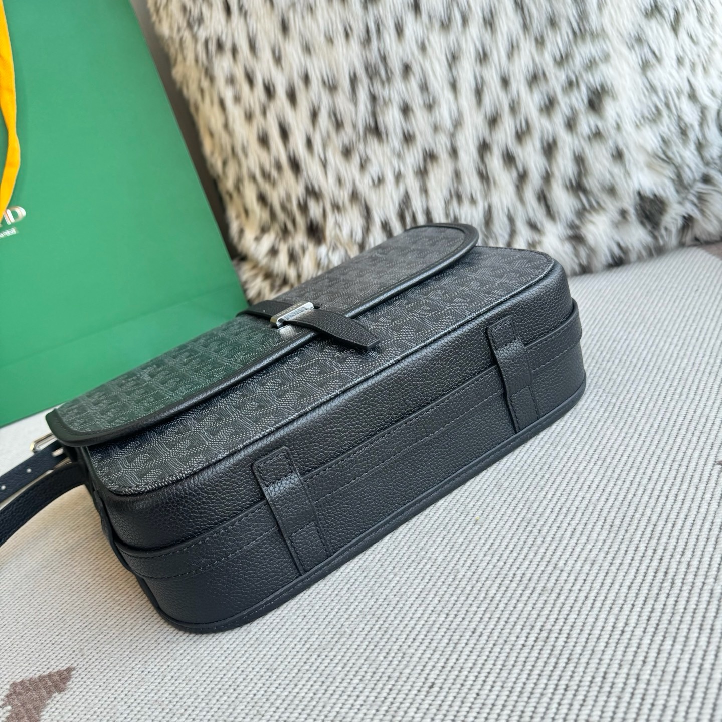 Goyard戈雅Jet Black中号邮差包BELVEDERE黑色帆布小牛皮 Bahrain