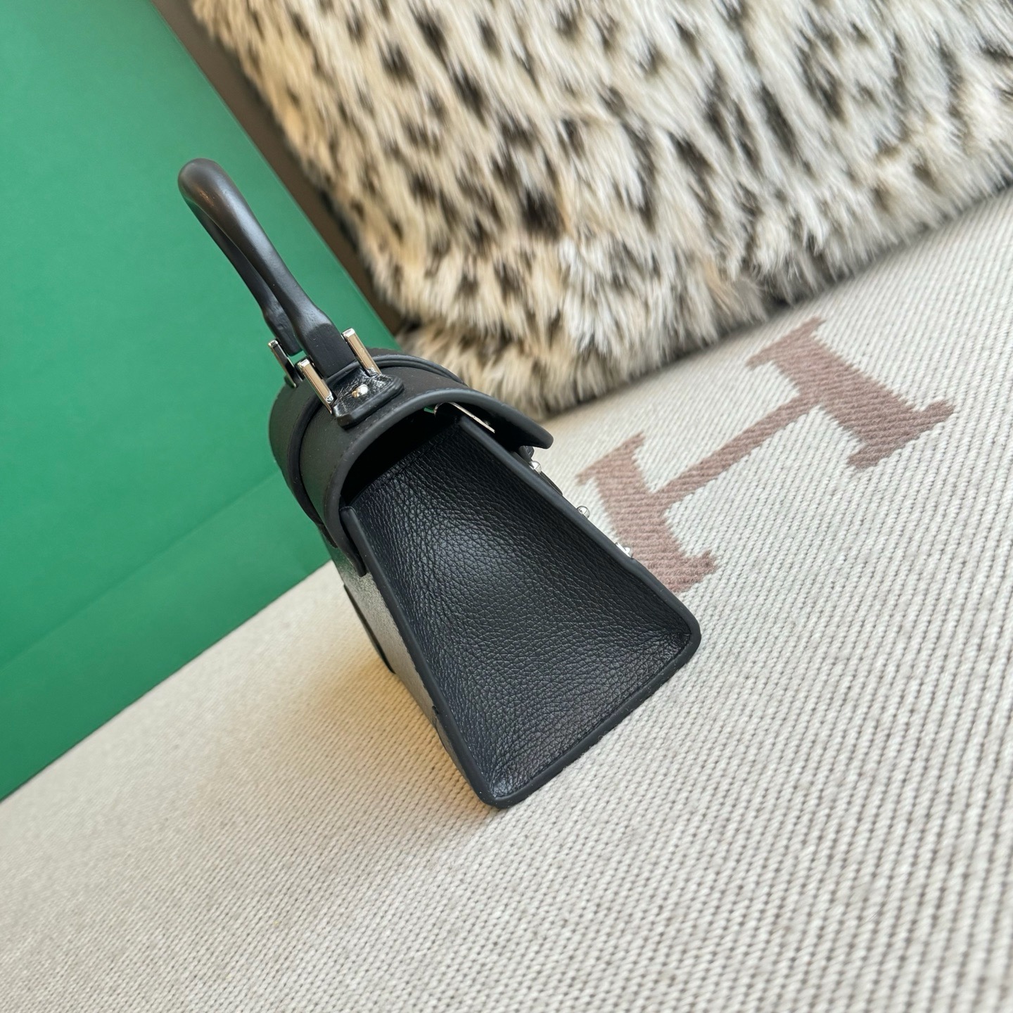 Goyard戈雅官网Saigon Nano超迷你硬版西贡包 Jet Black黑色牛皮革手提包