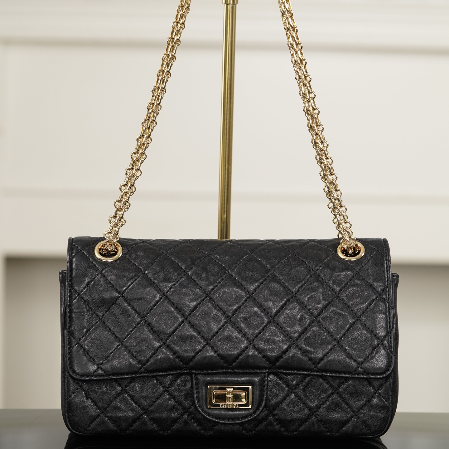 Chanel 香奈儿女包新款 26S 2.55经典手袋 黑色做旧小羊皮金扣 Indonesia