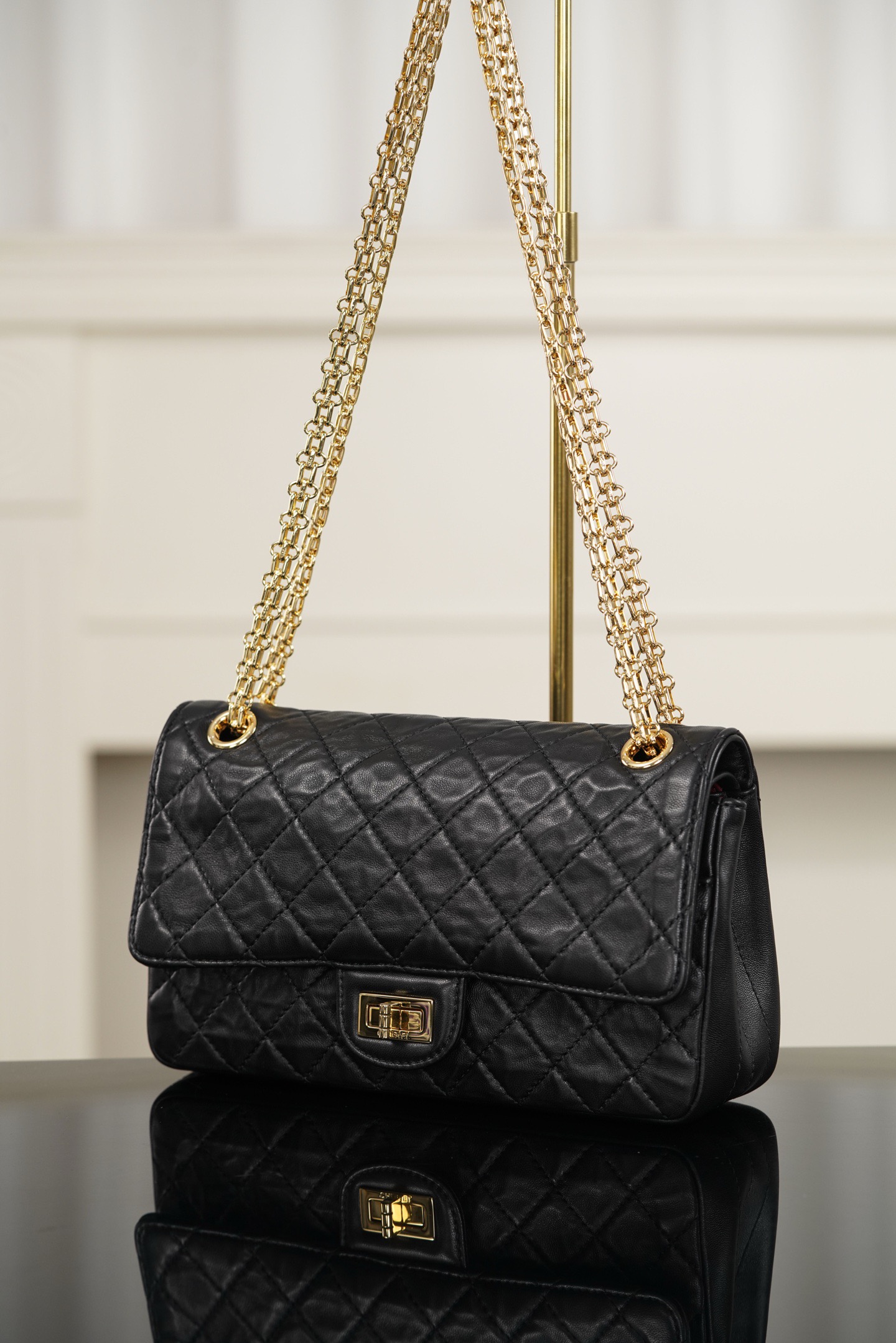 Chanel 香奈儿女包新款 26S 2.55经典手袋 黑色做旧小羊皮金扣 Indonesia